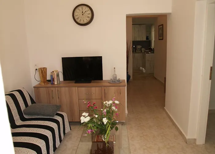 Semesterbostad Brigitte House *