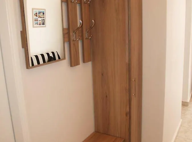 Semesterbostad Brigitte House *