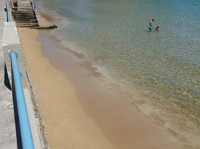 Semesterbostad Brigitte House *