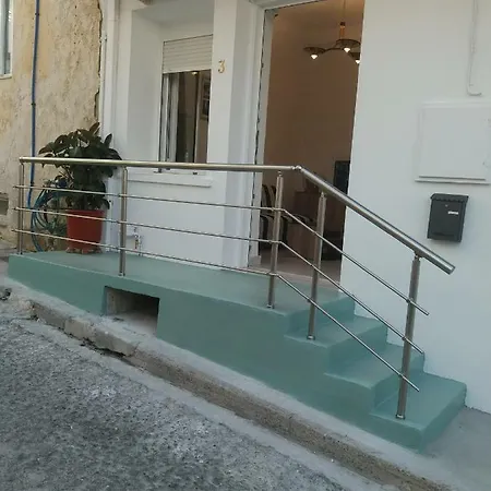 בית נופש Brigitte House *
