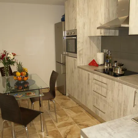 펜션 Brigitte House